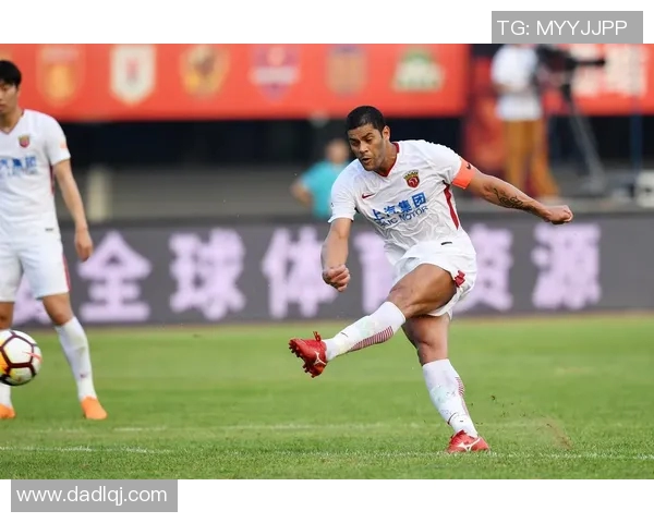 上海上港主场迎战北京人和期待精彩对决与球迷共庆足球盛宴 上海上港主场迎战北京人和期待精彩对决与球迷共庆足球盛宴